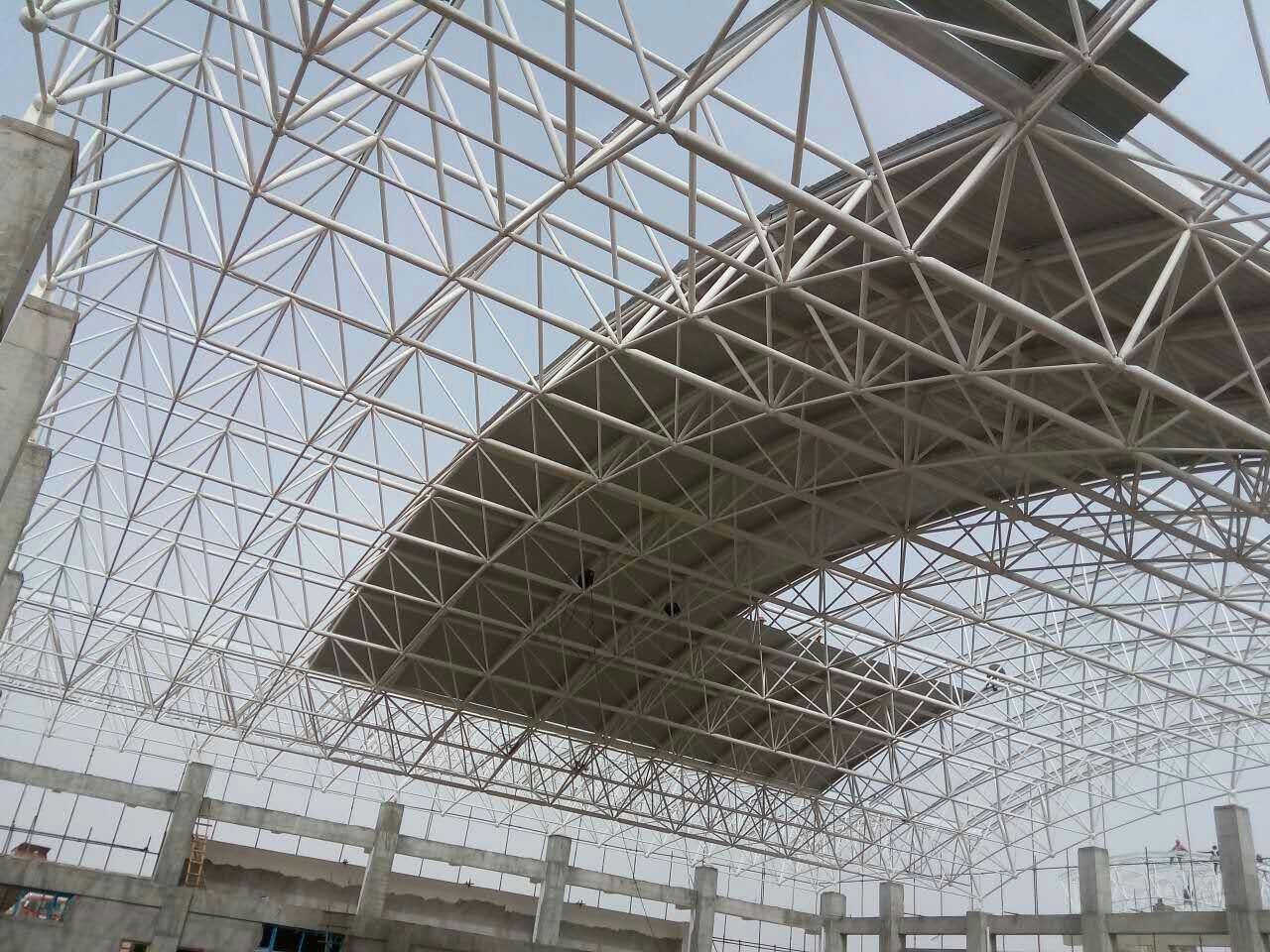 天津螺栓球网架的设计制作与安装